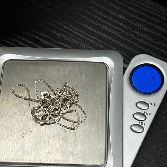 Beautiful Vintage 925 Silver & Marcasite Cross on a 925 box Chain - Picture 7 of 8